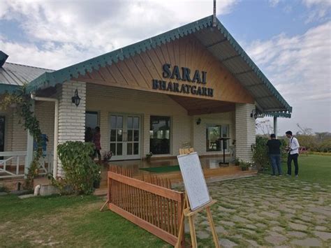 Sarai Bharatgarh - Restaurant, Cafe, Rooms, Beer Bar, Party Hall